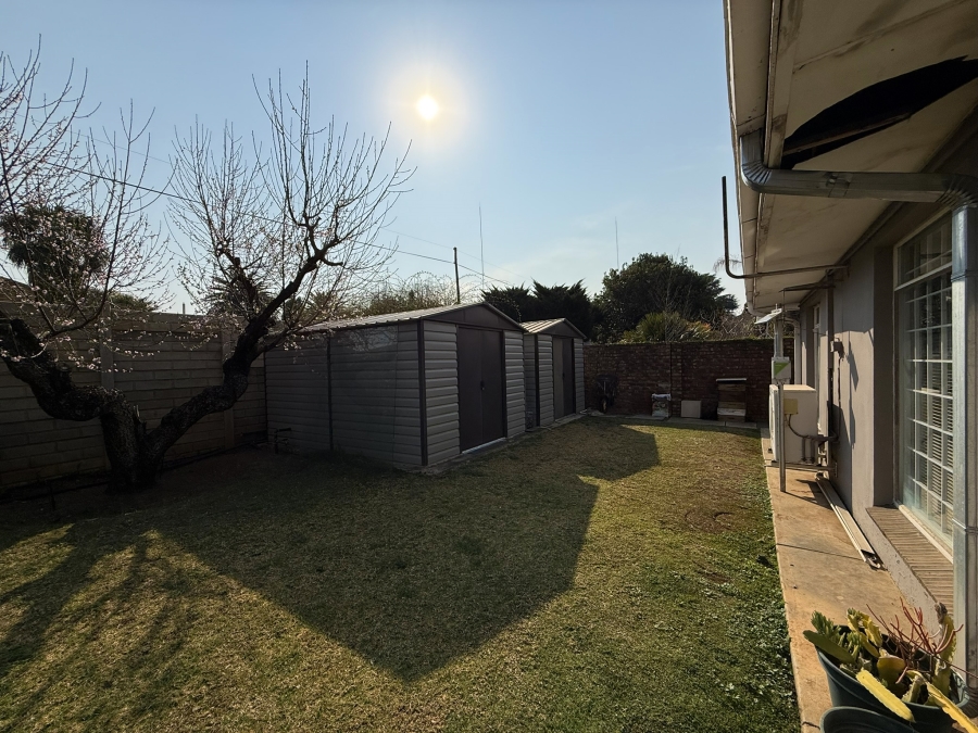 3 Bedroom Property for Sale in Van Der Hoff Park North West